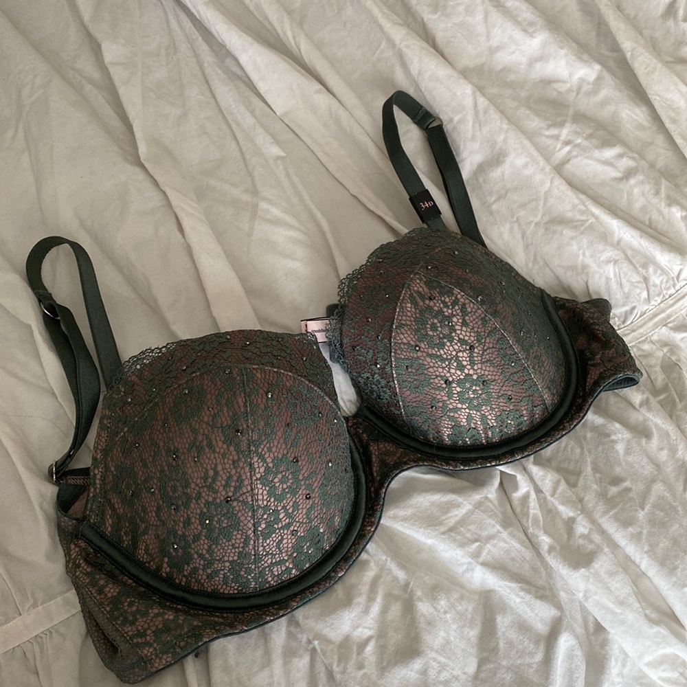 34-D Victorias Secret green Demi bra with rhinestones - NWT